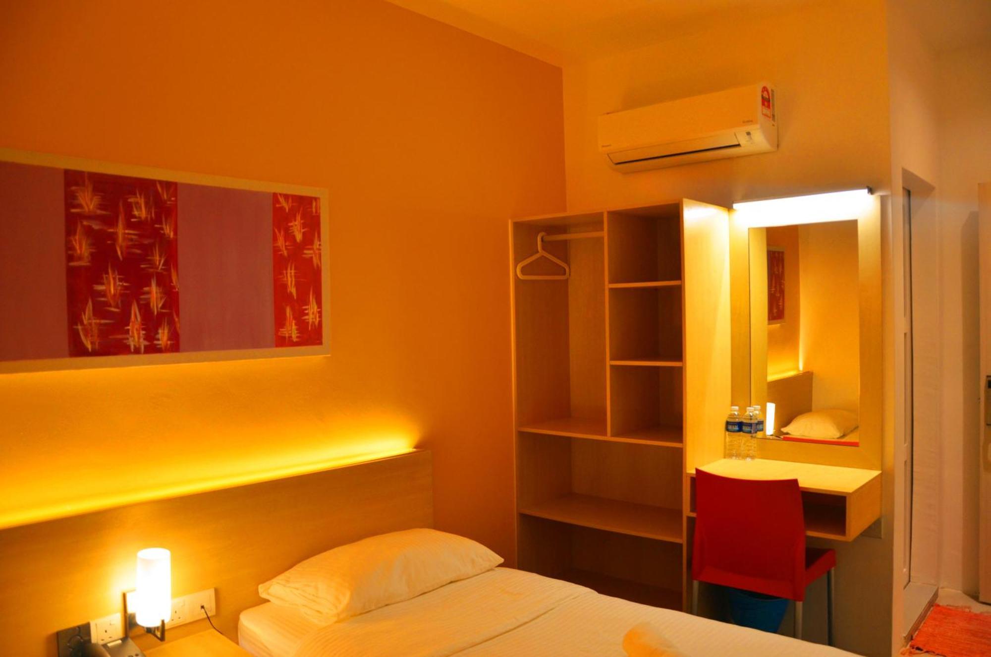 Hotel Jeti Tg Gemok Padang Endau Exteriör bild
