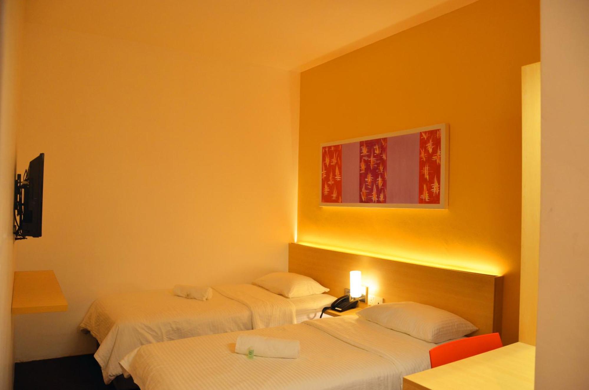 Hotel Jeti Tg Gemok Padang Endau Exteriör bild