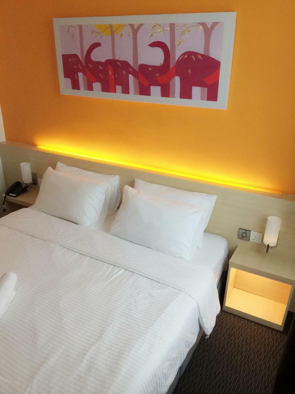 Hotel Jeti Tg Gemok Padang Endau Exteriör bild
